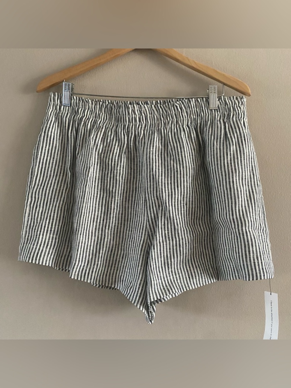 NWT Reformation Women’s Mila Smocked Waist Linen Shorts Vineyard Beachy Size XL - Picture 3 of 12